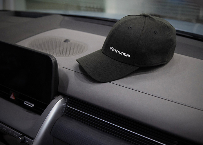 Encuentra todos los accesorios Hyundai que van contigo, gorra con logotipo hyundai.